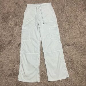 NWOT Women’s American Eagle Baggy Wide Leg Cargo Pants Size 2